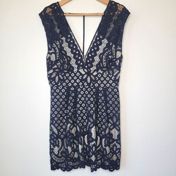 Free People One Million Lovers Black Lace Mini Dress Size 12 deep V strappy back - Picture 2 of 15